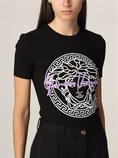 versace tshirt met zwart zakje|Zwarte Versace T.